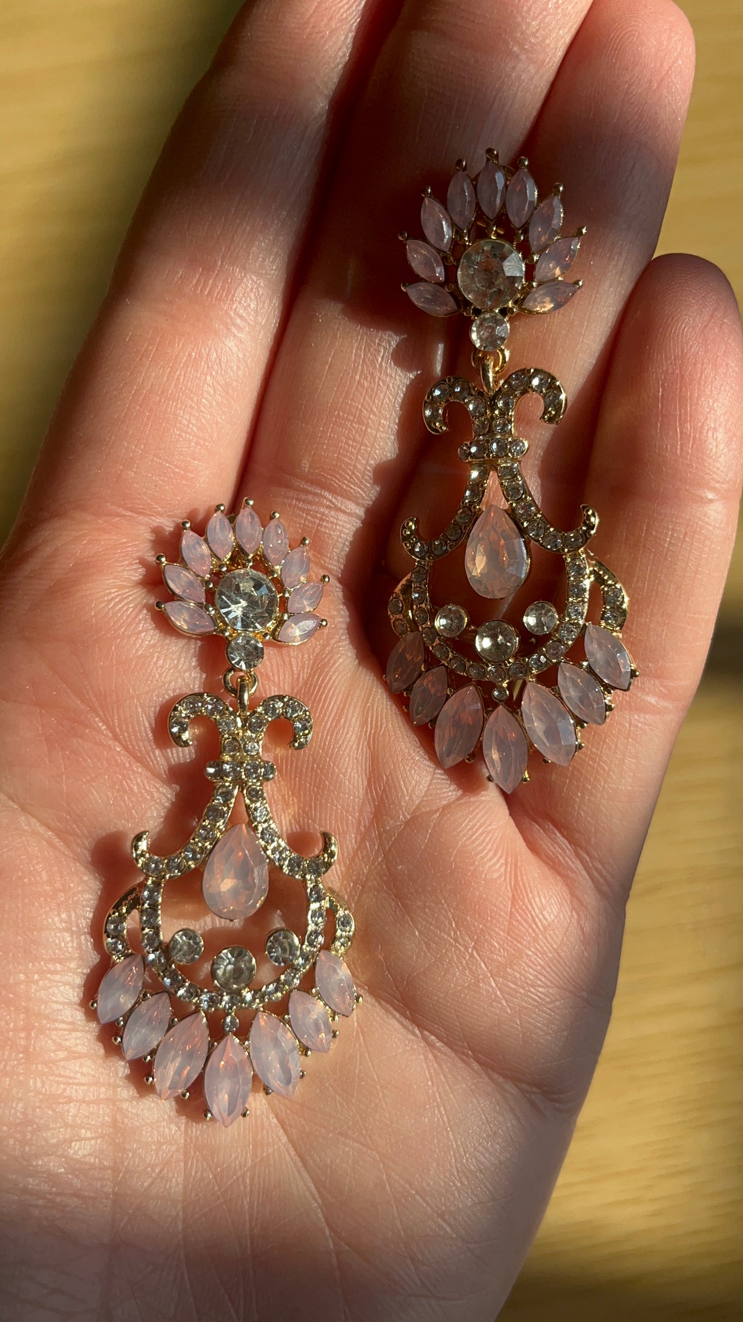 Thea Pink Golden Earrings